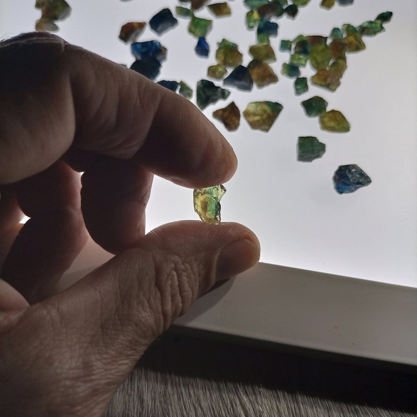 1KG Rough Semi Gem Natural Sapphire Kenya Africa Lapidary Gemstones Polychrome Corundum Blue Yellow Green Orange Mixed Colors